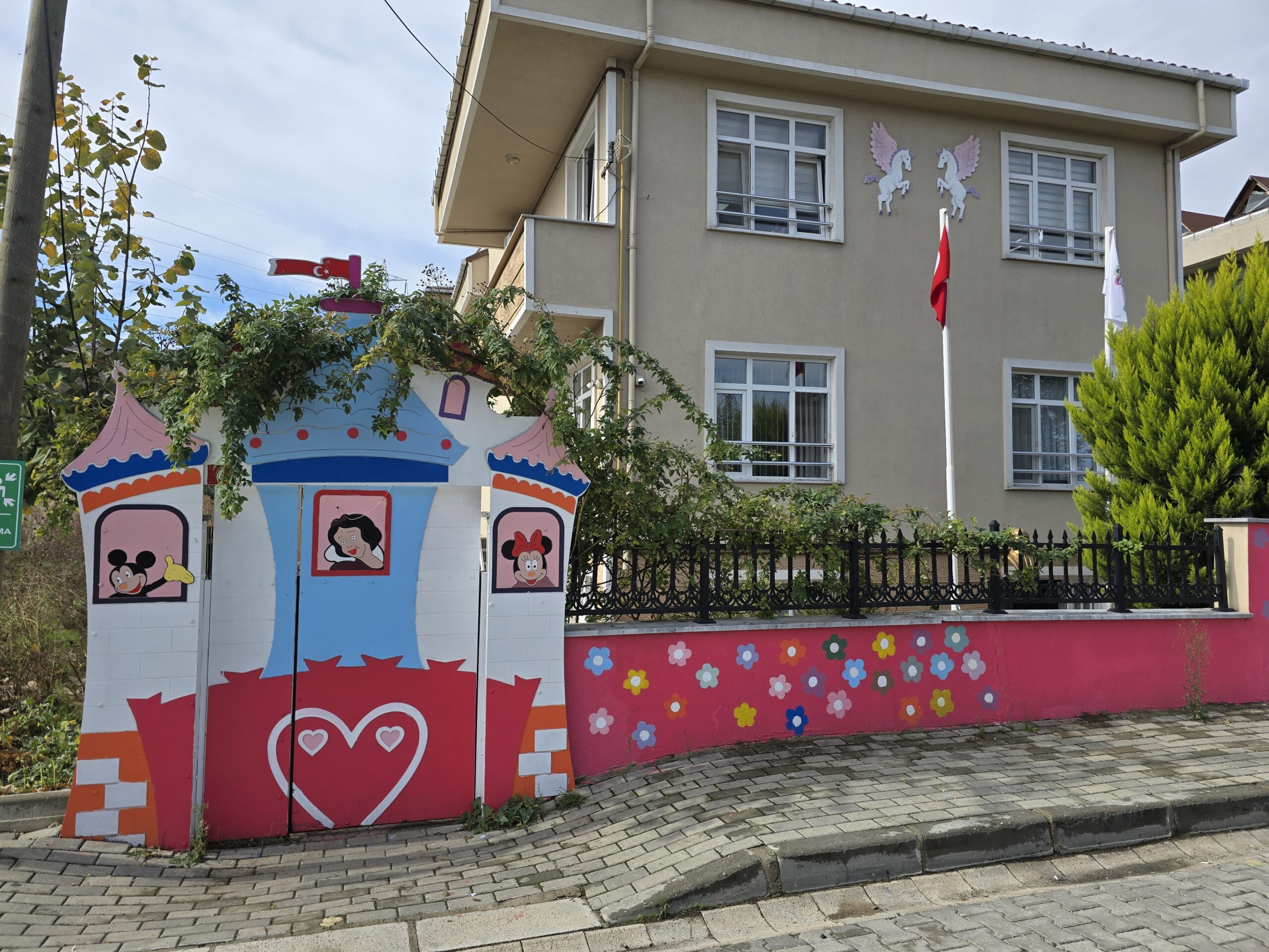Renkli Rüyalar Anaokulu dış cephe görünümü