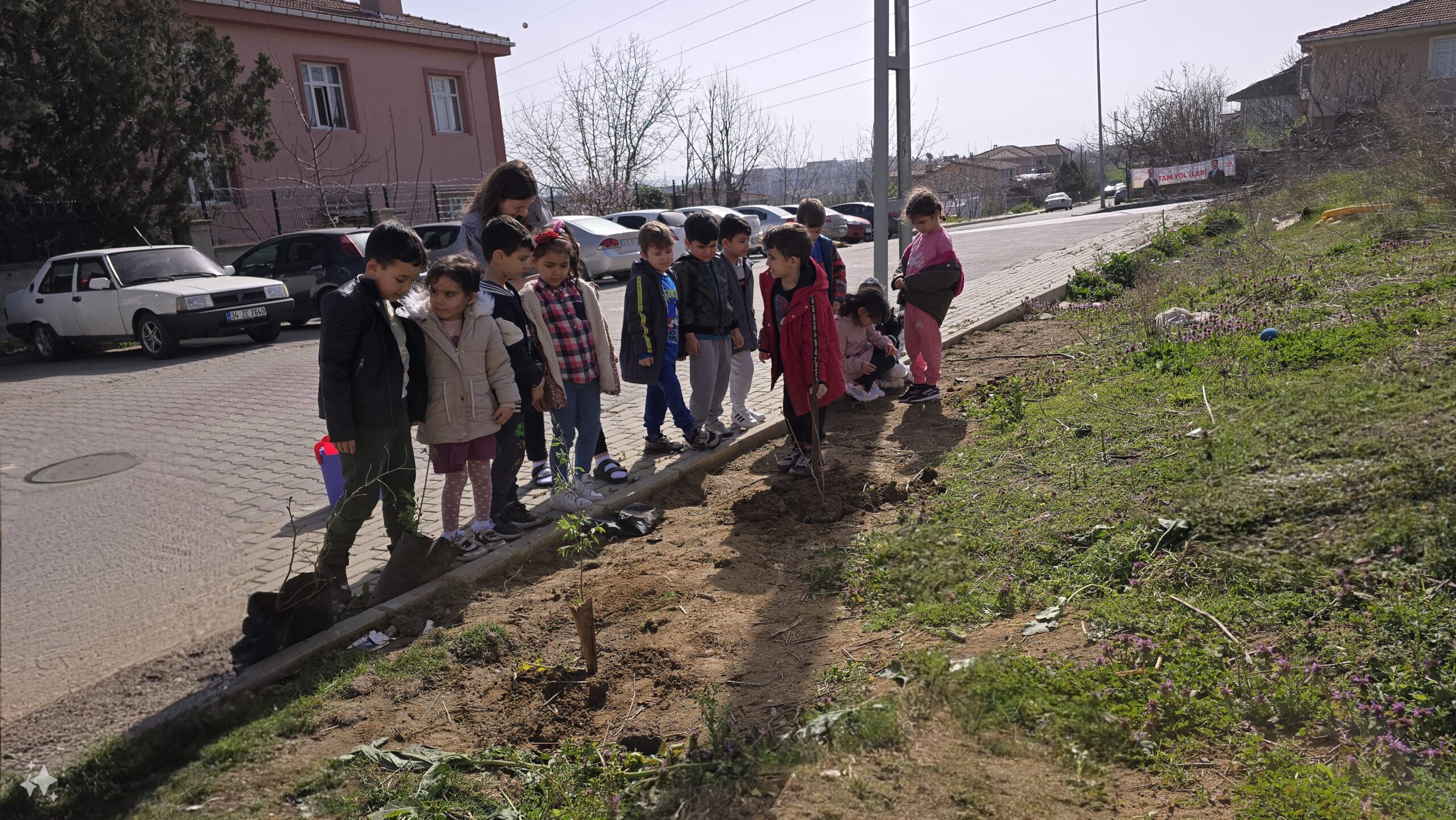 Çocuklarla ağaç dikme ve doğa etkinliği