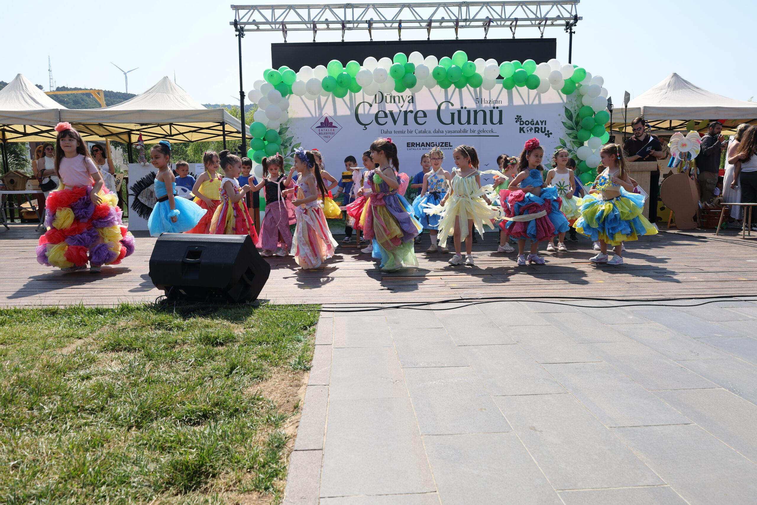Dünya Çevre Günü etkinliğinde Renkli Rüyalar öğrencileri