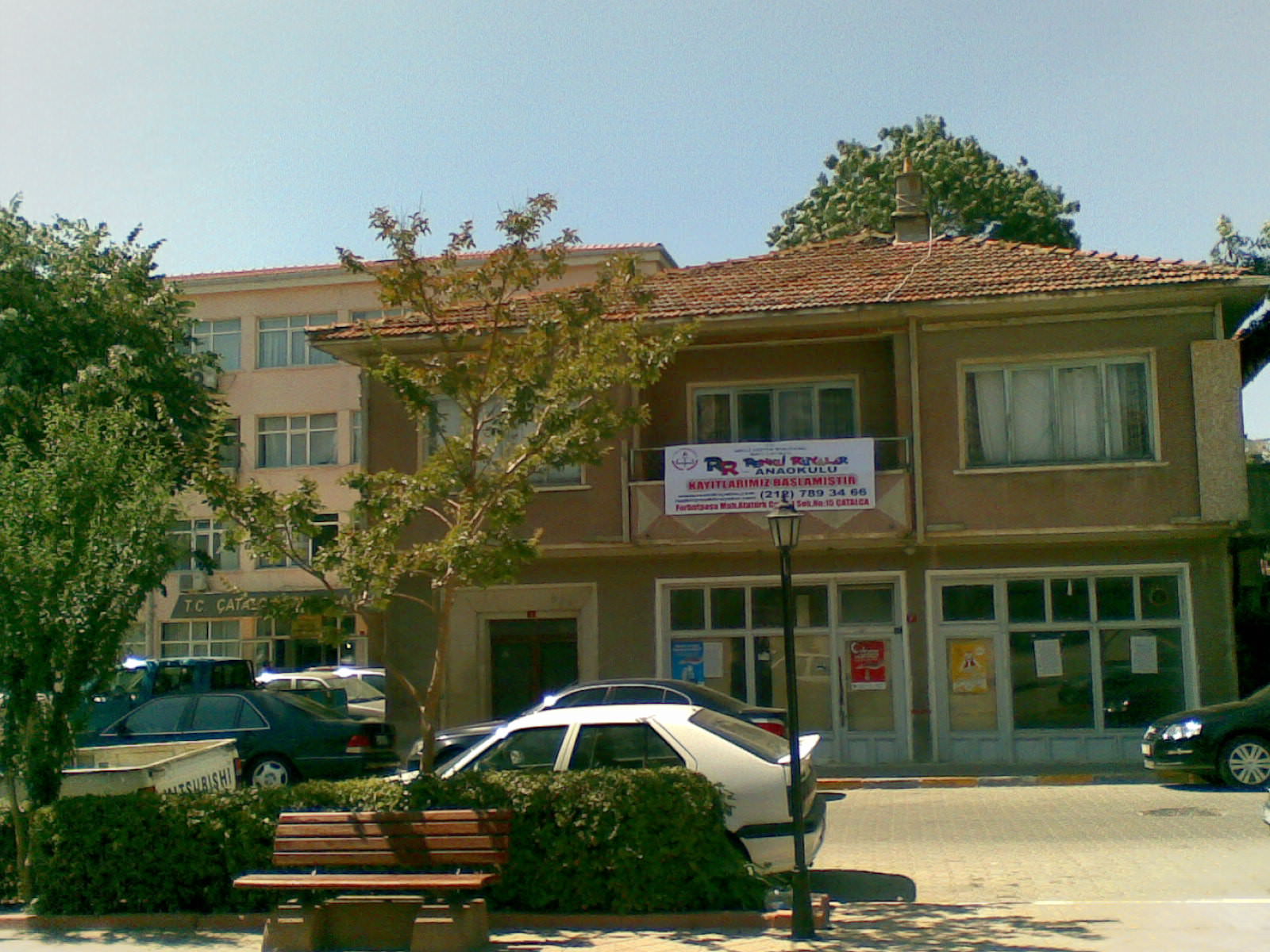 2010 yılında Çatalca meydanındaki anaokulu açılış duyurusu